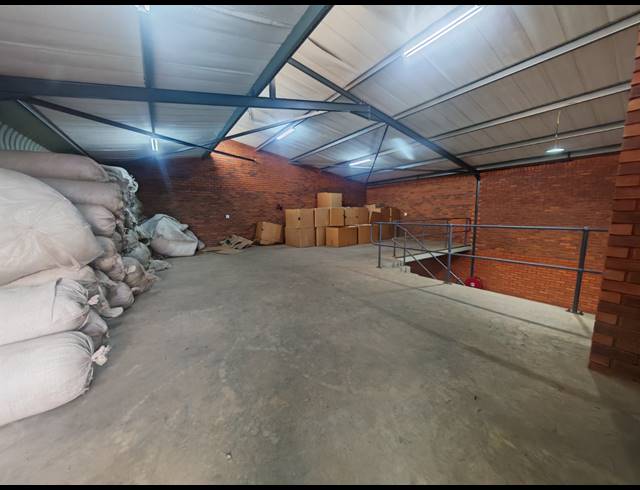 243M² WAREHOUSE TO LET IN ORMONDE